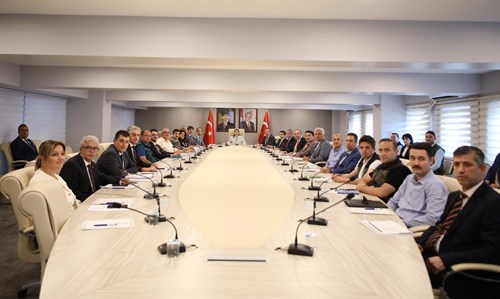 Valimiz Dr. Nurtaç Arslan başkanlığında Valilik 15 Temmuz Şehitleri Toplantı Salonunda "İl Su Kurulu Toplantısı" gerçekleştirildi.