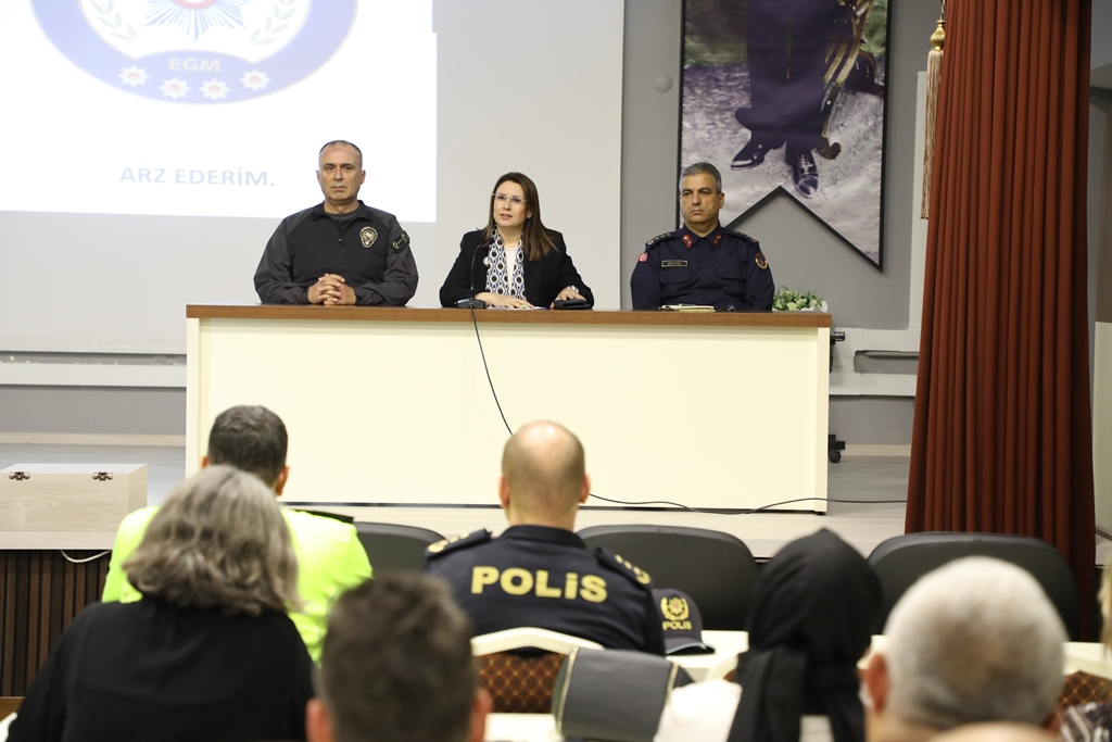 Vali Arslan Başkanlığında Trafik Kazalarının Önlenmesine İlişkin Değerlendirme Toplantısı Gerçekleştirildi